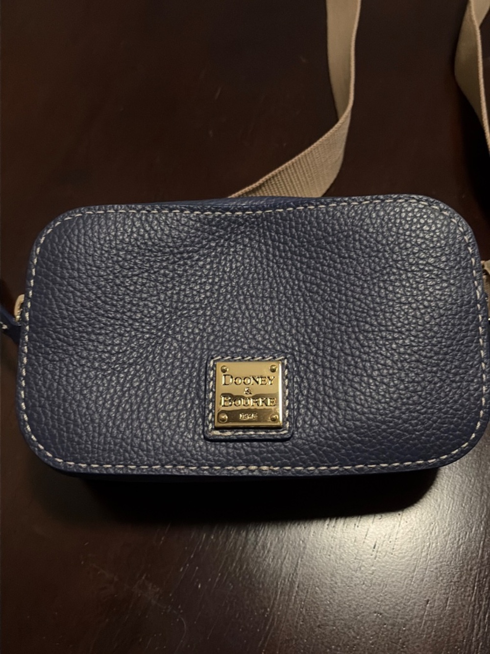Dooney & Bourke belt bag - Picture 4 of 4
